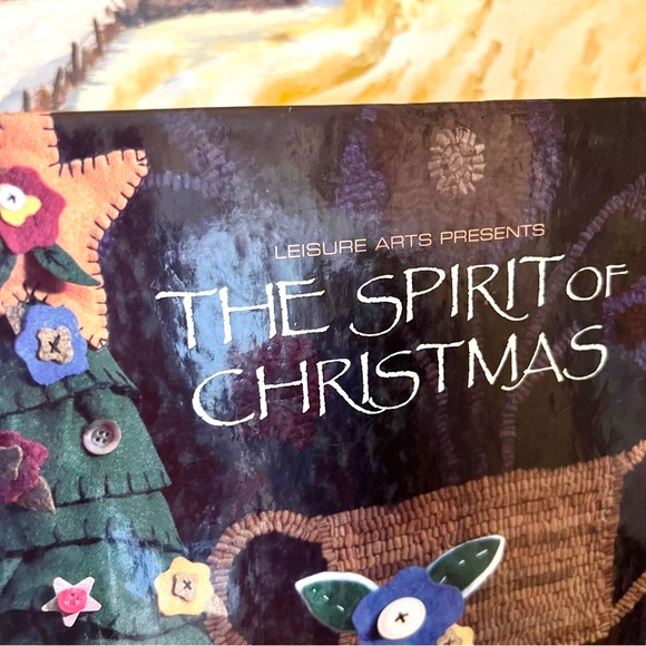 Vintage Hardcover Leisure Arts The Spirit of Christmas Books Craft and Recipes - Picture 2 of 11